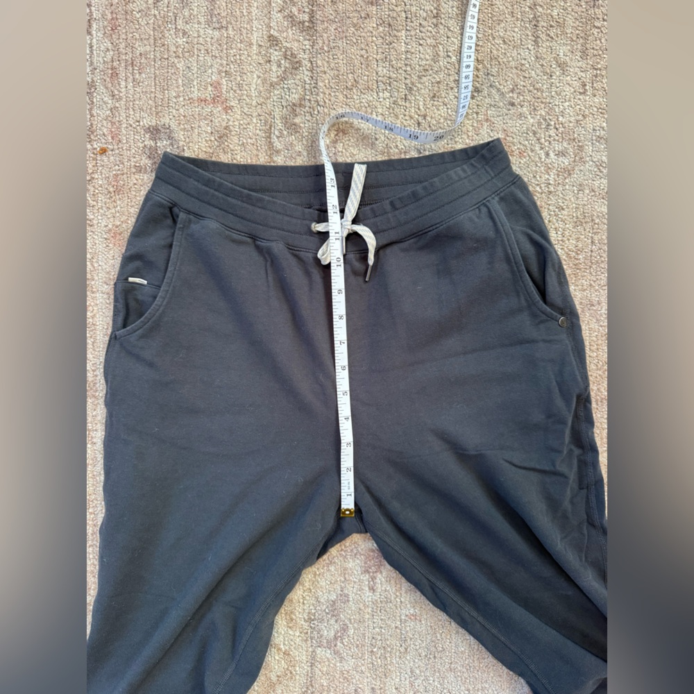 Vuori Women’s Jogger Sweatpants - Picture 4 of 5